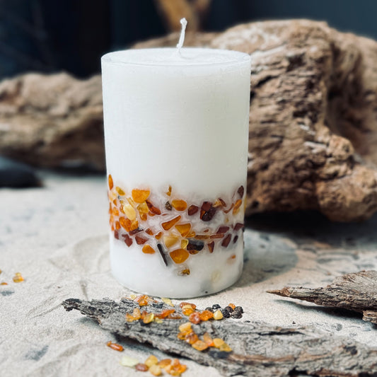 DZINTARA sveces ar medus un priedes aromātu