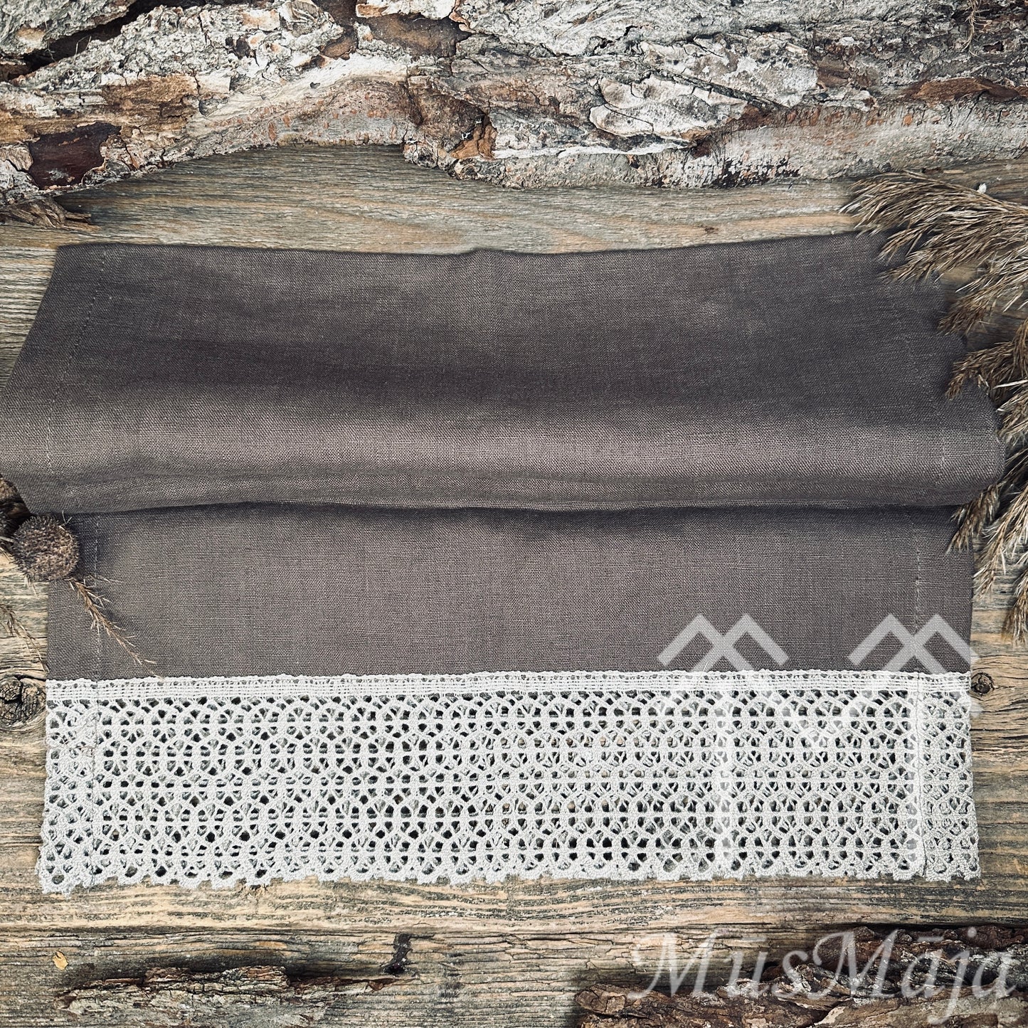 Lina galda celiņš "MĀLS" ar šūnas mežģīni