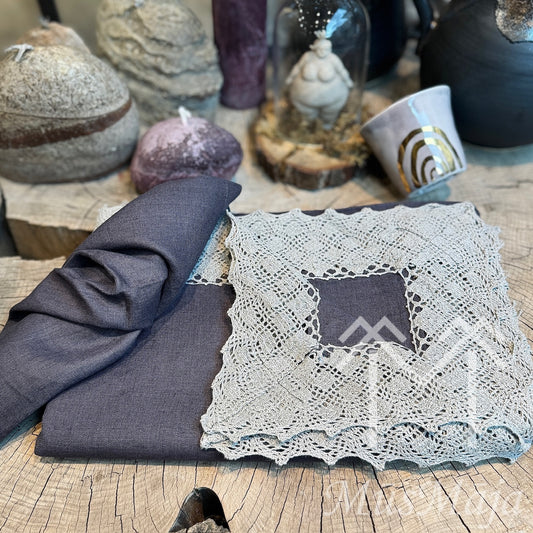 Lina galdauts "BAKLAŽĀNS" ar retro mežģīni