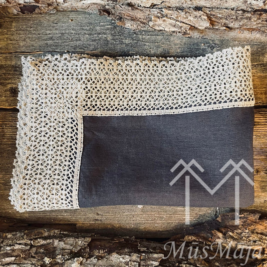 Lina galdauts "BAKLAŽĀNS" ar šūnas mežģīni