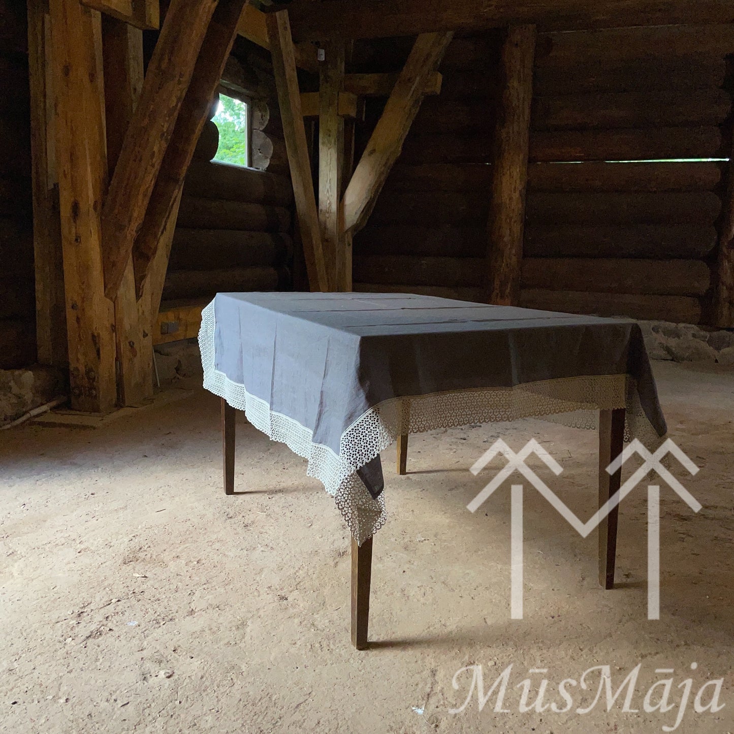 Lina galdauts "PELNU MĀJA" ar šūnas mežģīni