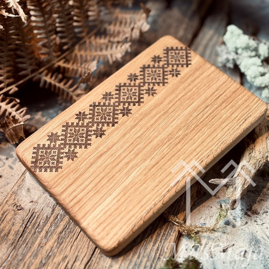 Ozolkoka virtuves gaļas dēlis "AUSEKLĪTIS", platais ornaments