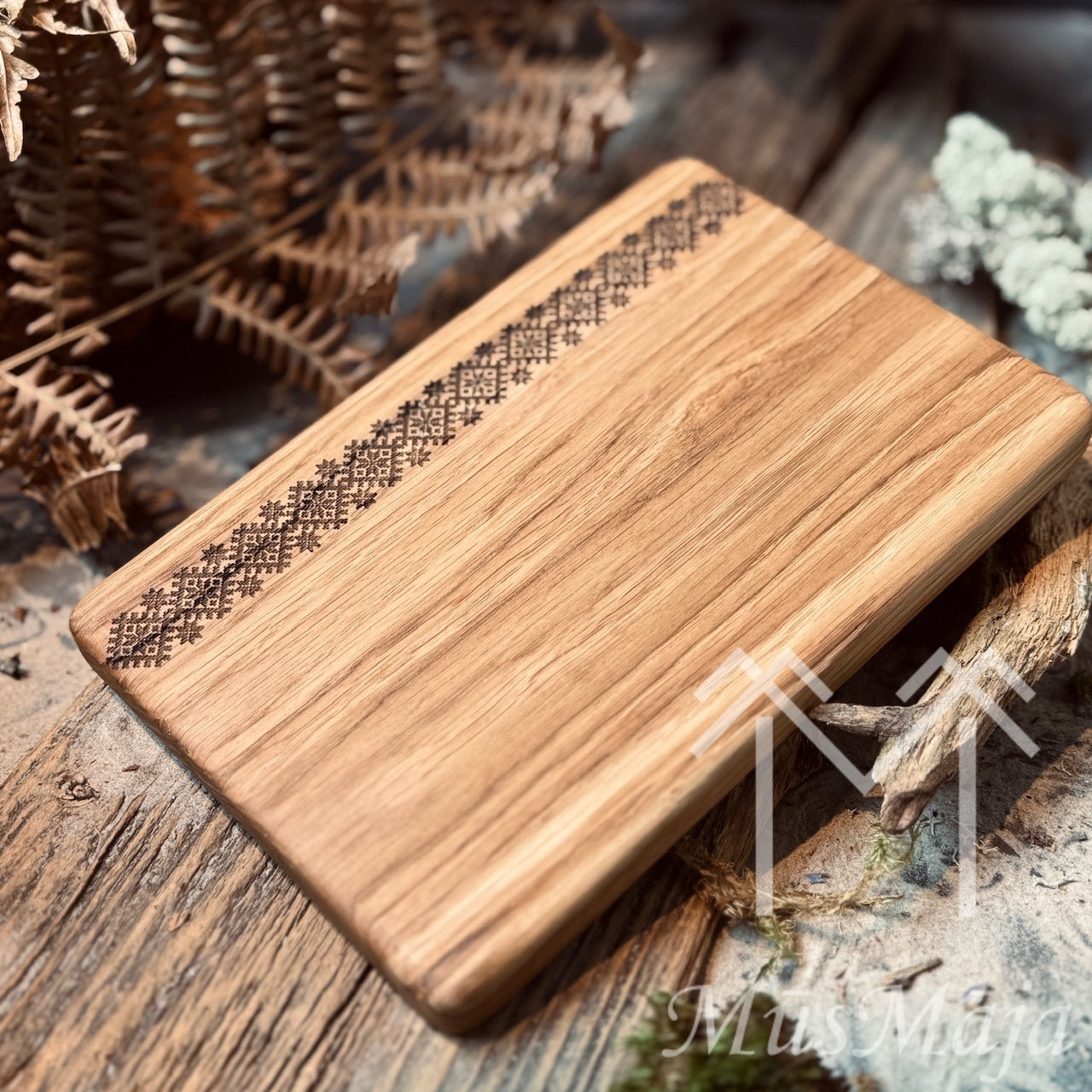 Ozolkoka virtuves gaļas dēlis "AUSEKLĪTIS", šaurais ornaments