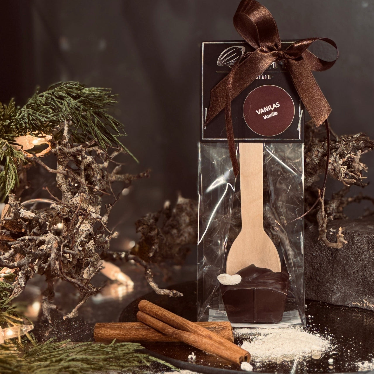 KARSTĀS ŠOKOLĀDES karotes