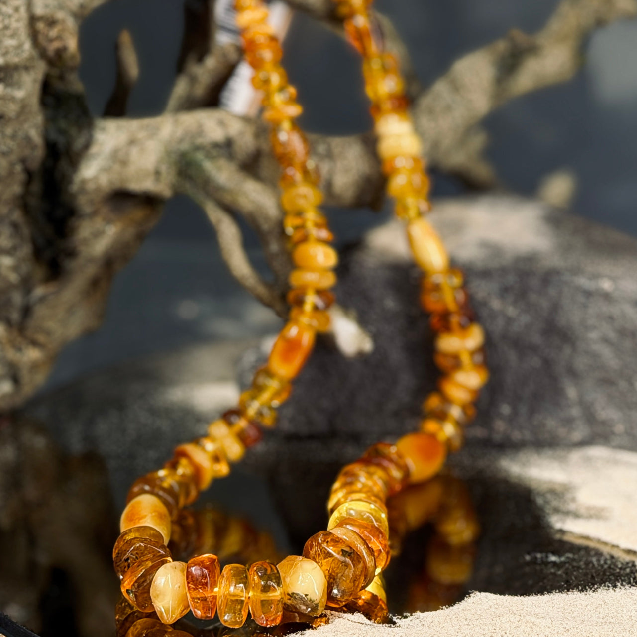 Pulēta dzintara krelles