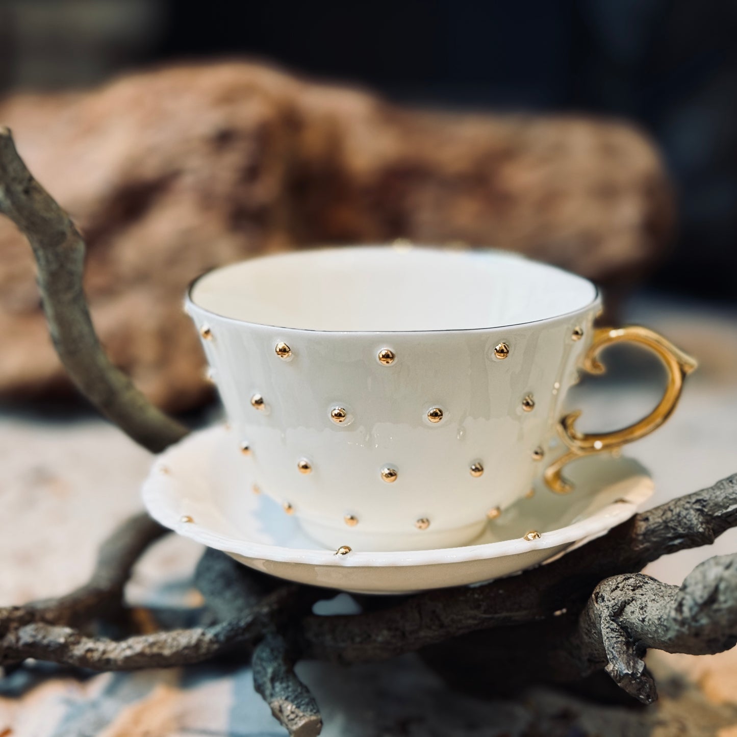 Porcelāna kafijas krūzes ar apakštasīti ZELTA PUMPIŅA