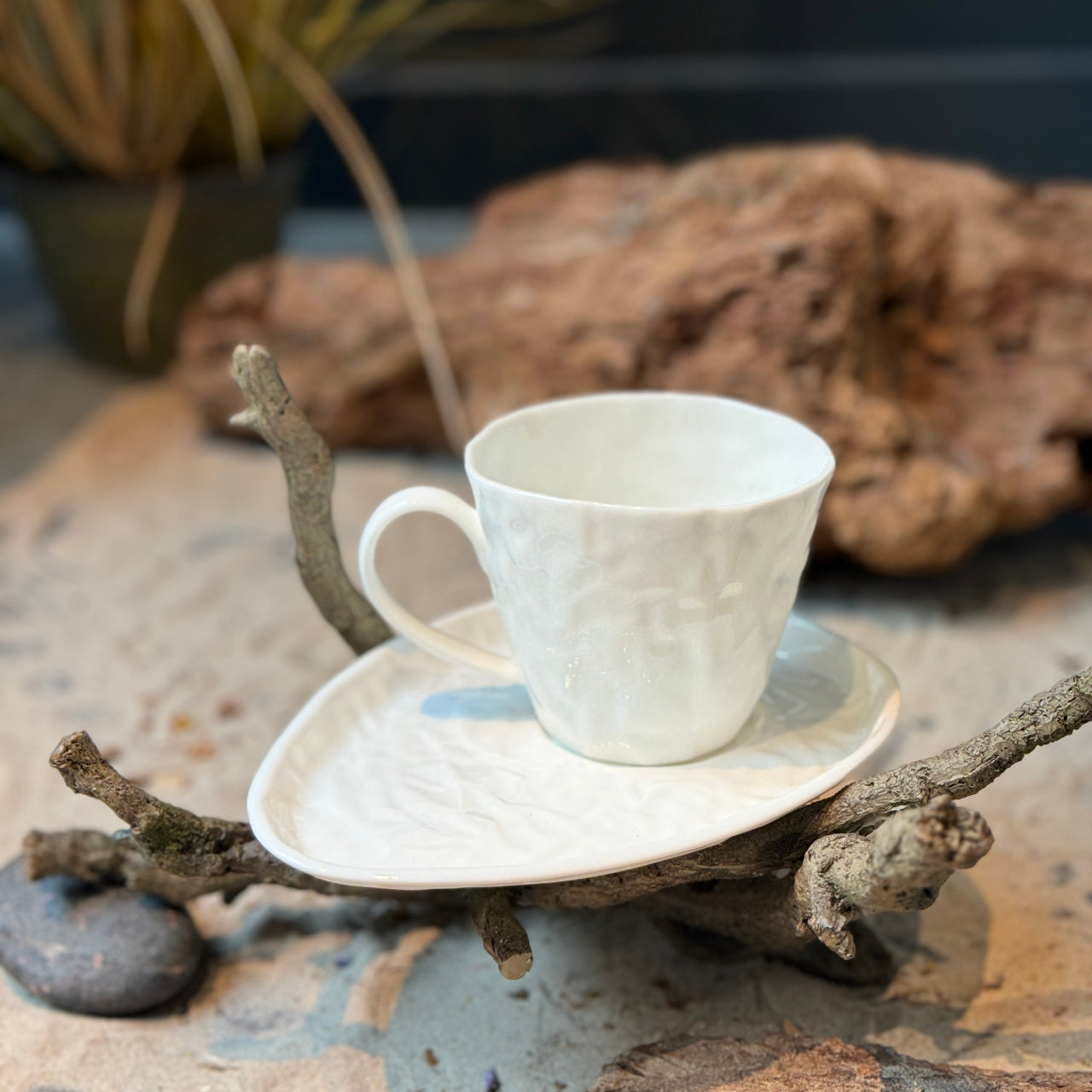 Porcelāna krūzes ELEGANTAIS BURZĪJUMS un apakštasītes
