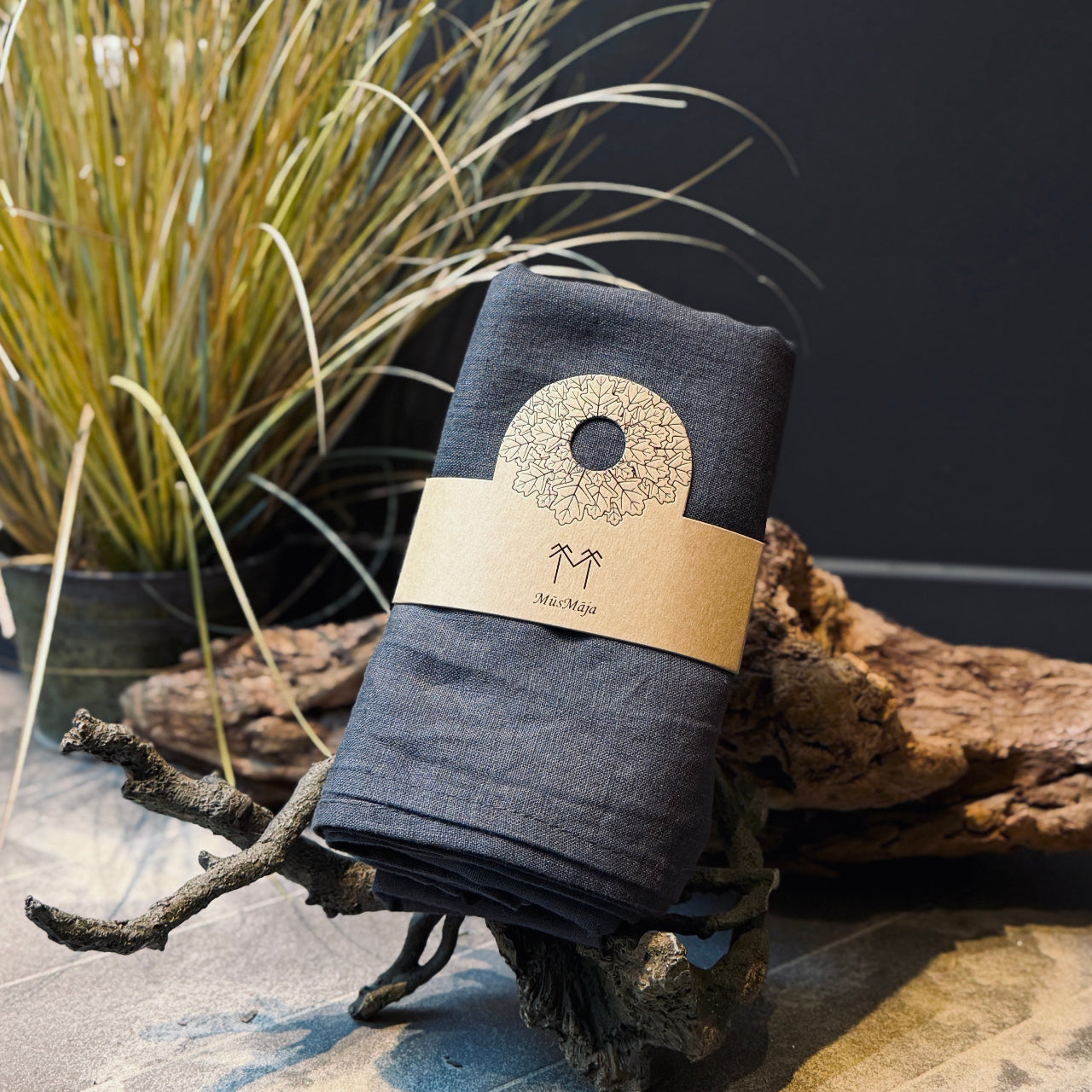 Vannas / Pirts lina dvielis ASFALTS