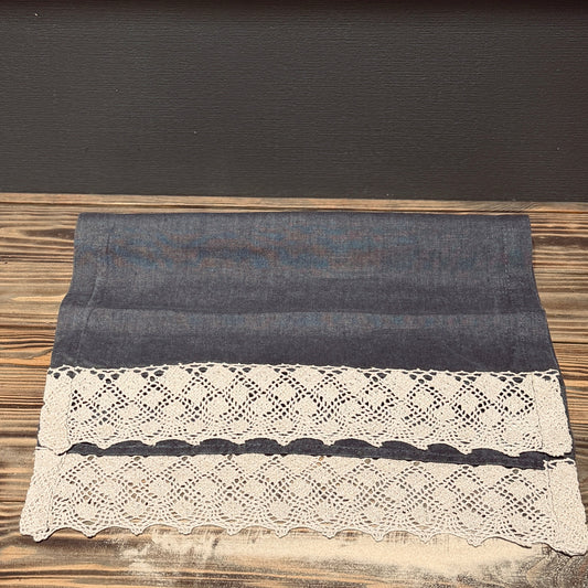 Lina galda celiņš "ASFALTS" ar retro mežģīni