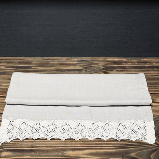 Lina galda celiņš "MIGLA" ar retro mežģīni