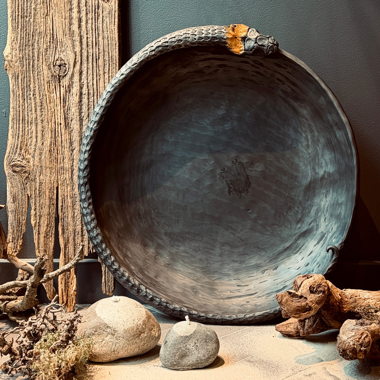 Melnās keramikas bļoda ZALKTIS