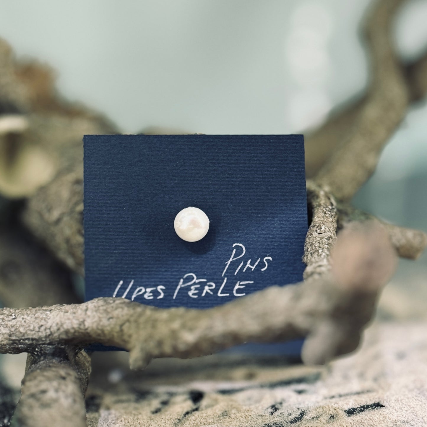 Piespraude (pins) UPES PĒRLE