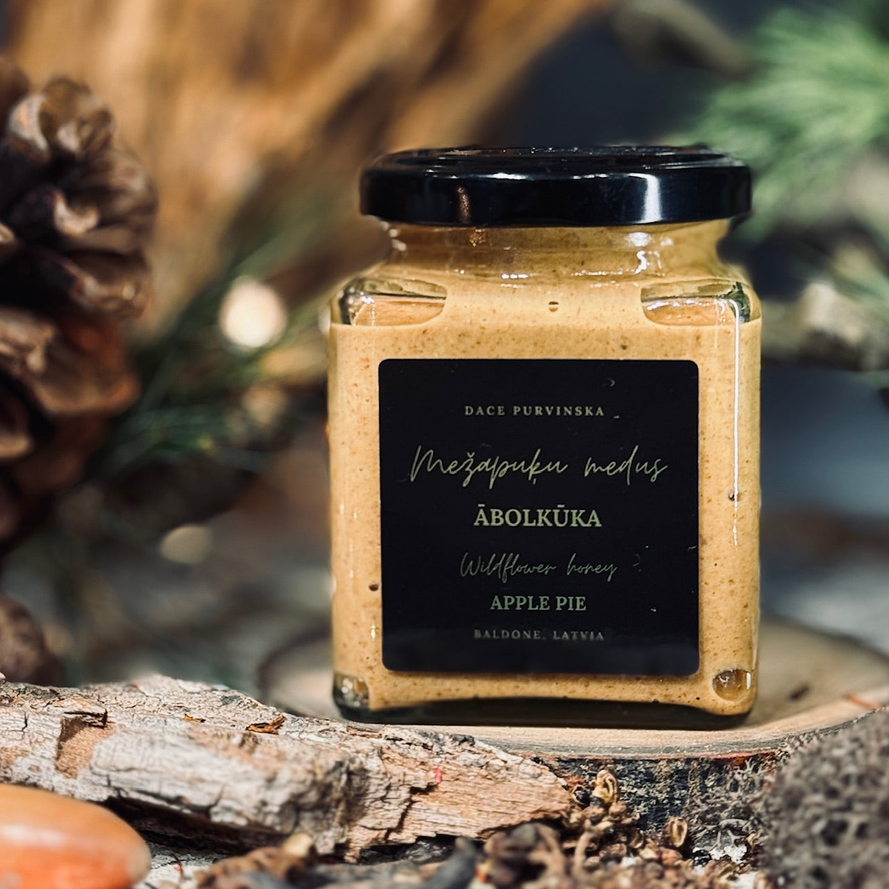 Mežapuķu putots medus ĀBOLKŪKA