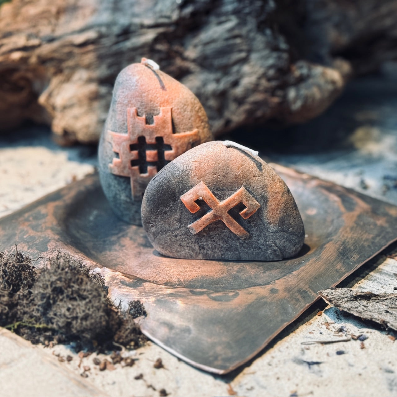 Akmens sveces LATVIEŠU SPĒKA ZĪMES