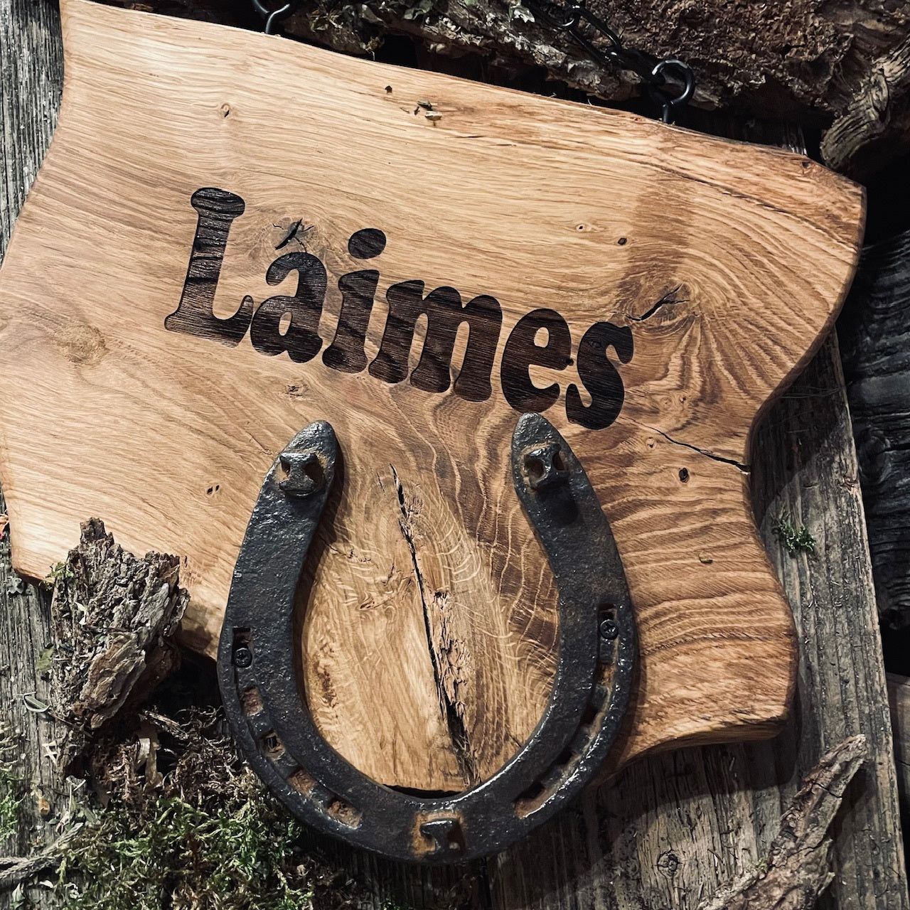 LAIMES PAKAVS, koka izkārtne ar pakavu