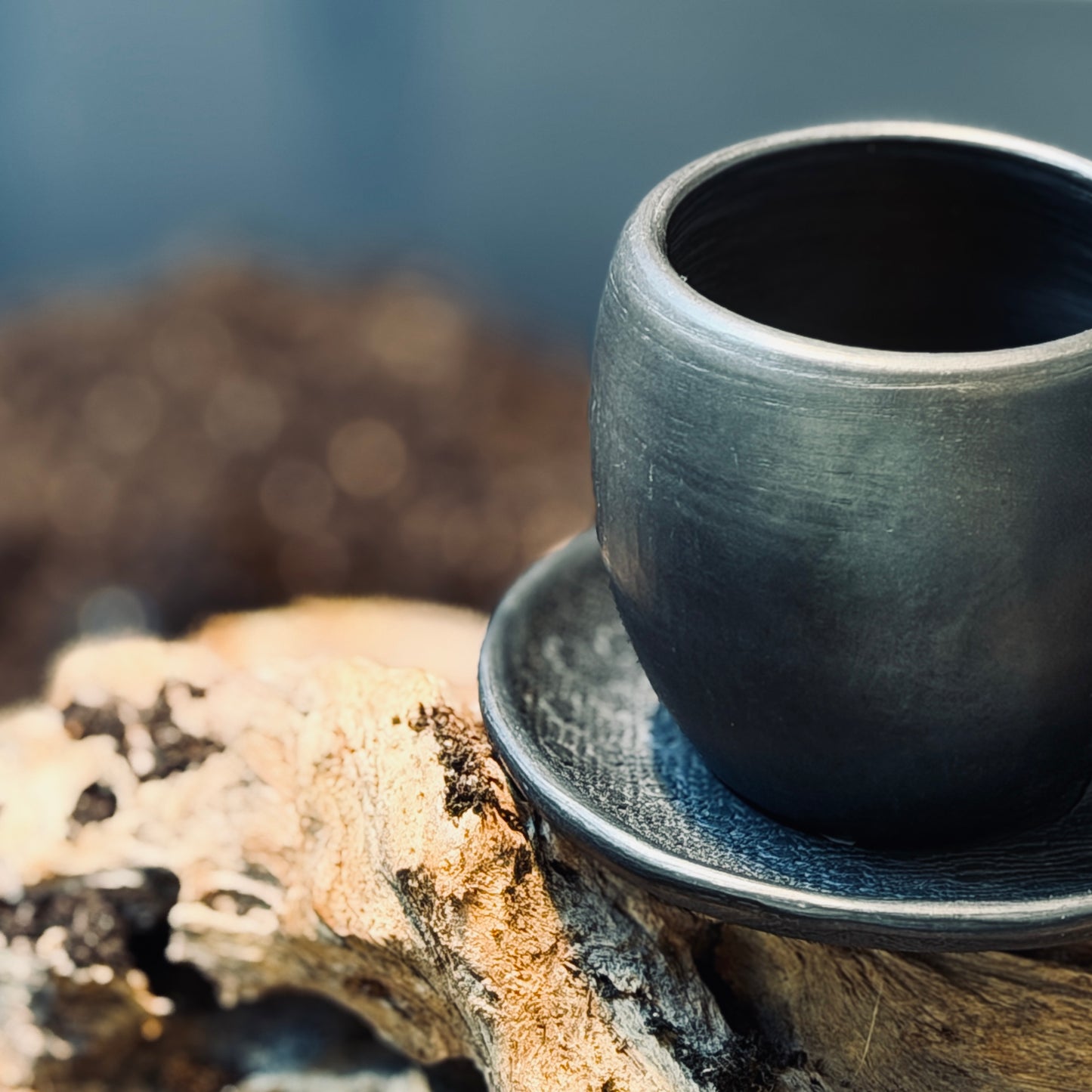 Melnās keramikas ESPRESSO kruzīte ar apakštasīti