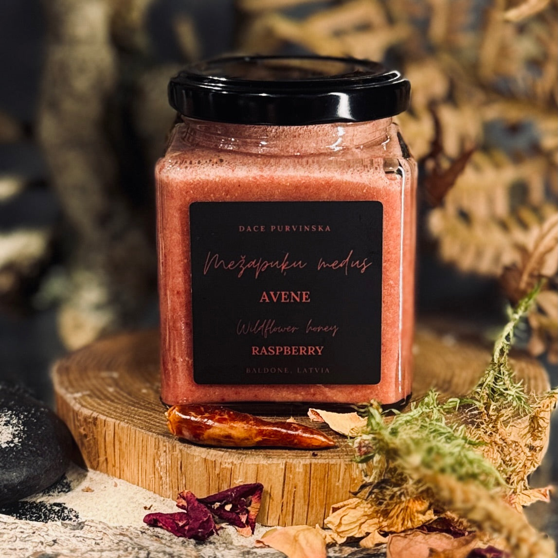 Mežapuķu putots medus AVENE