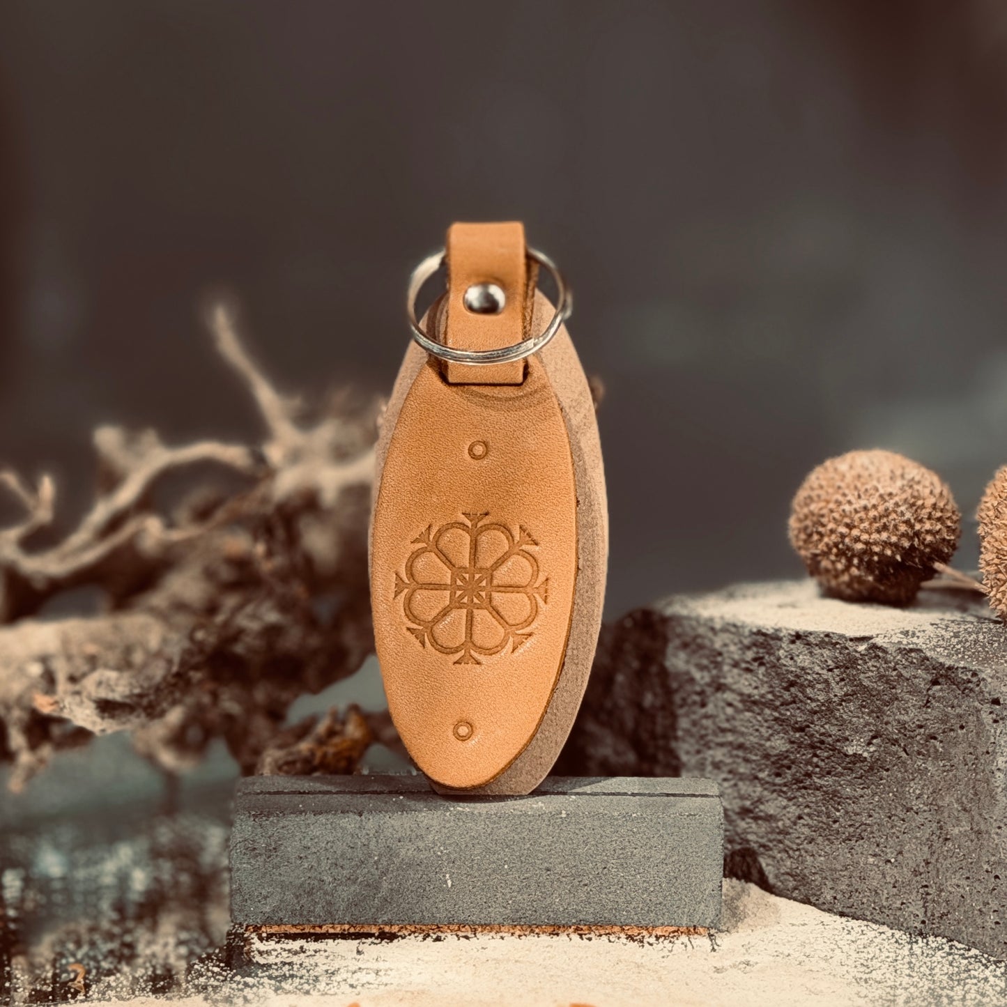 Ādas atslēgu piekariņi SAULE
