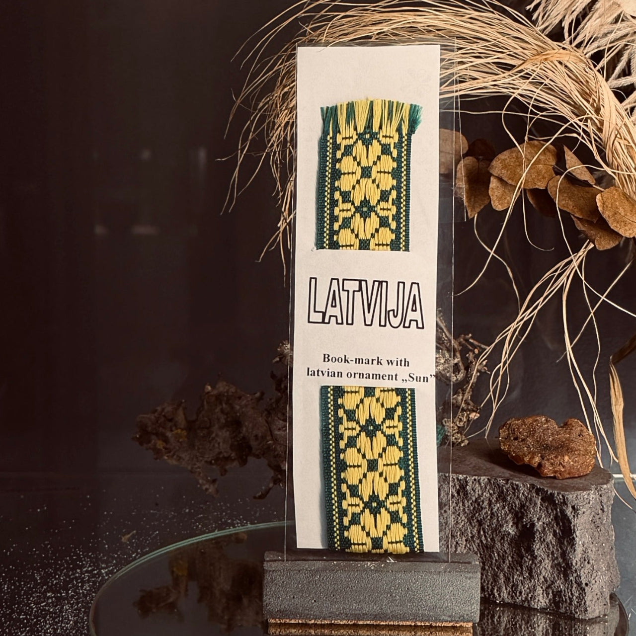 Auduma grāmatzīme ar ornamentu SAULE