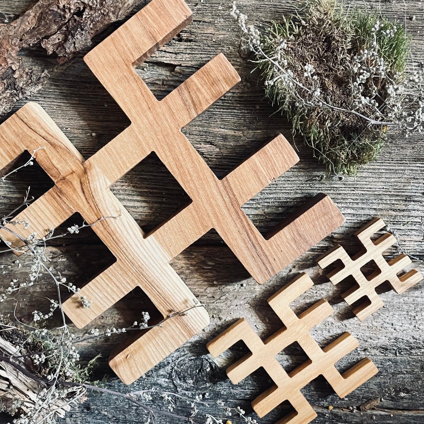 Latviešu spēka koka zīme ŪSIŅŠ