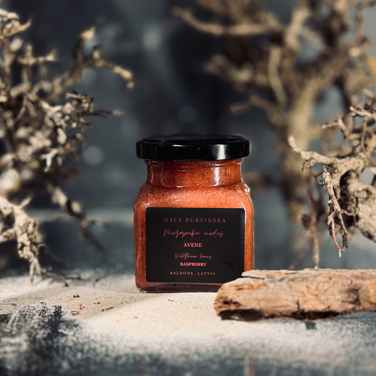 Mežapuķu putots medus AVENE