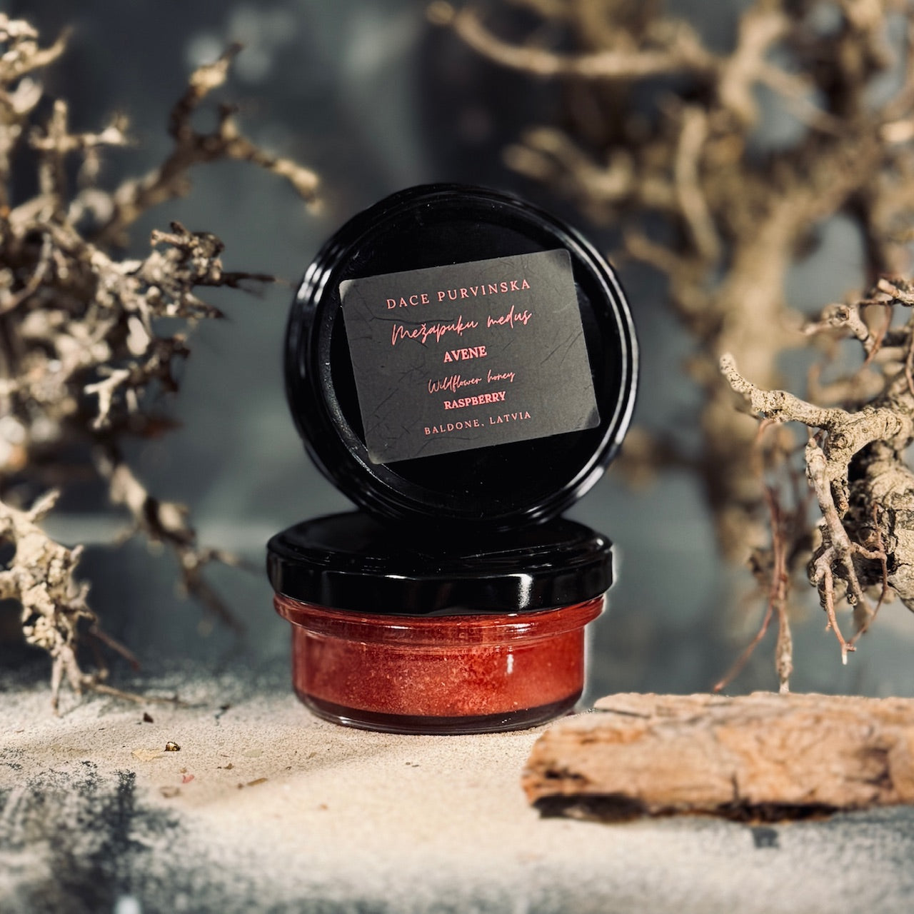 Mežapuķu putots medus AVENE