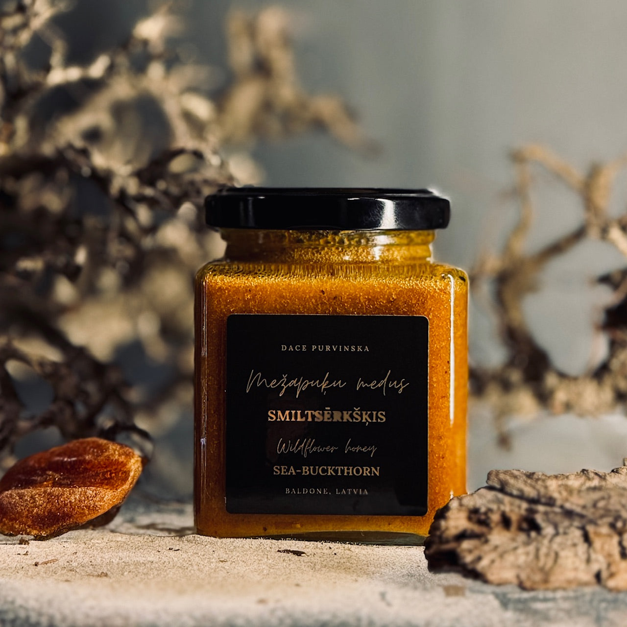 Mežapuķu putots medus SMILTSĒRKŠĶIS