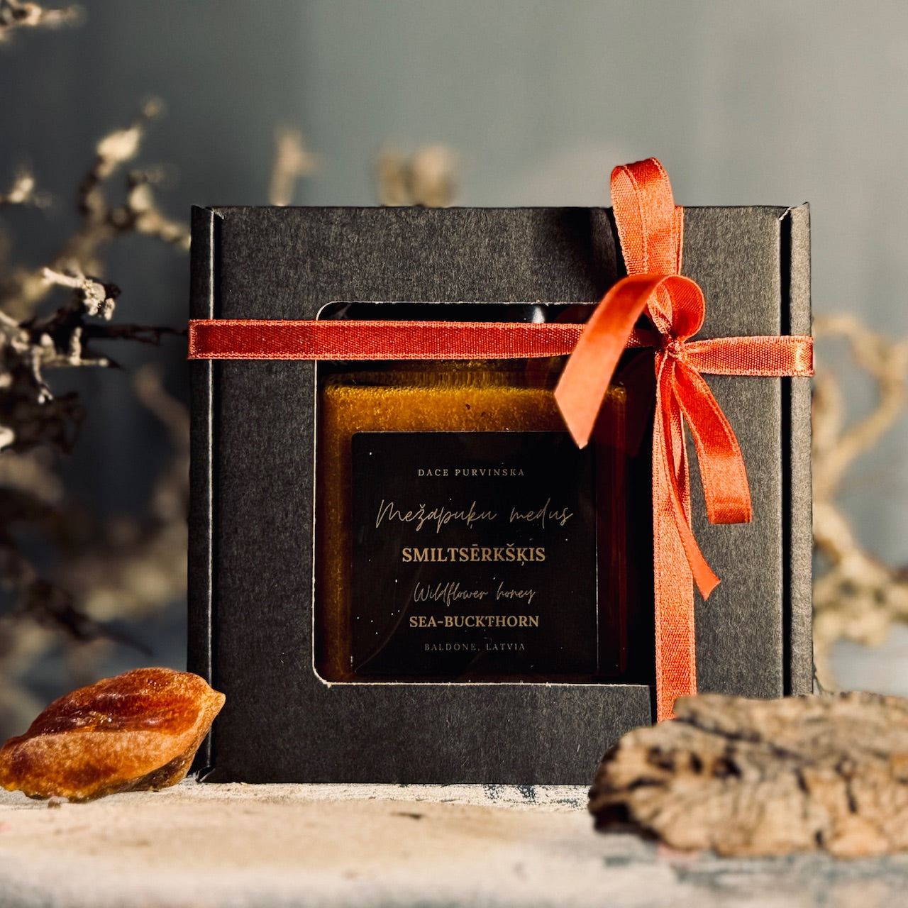 Mežapuķu putots medus SMILTSĒRKŠĶIS