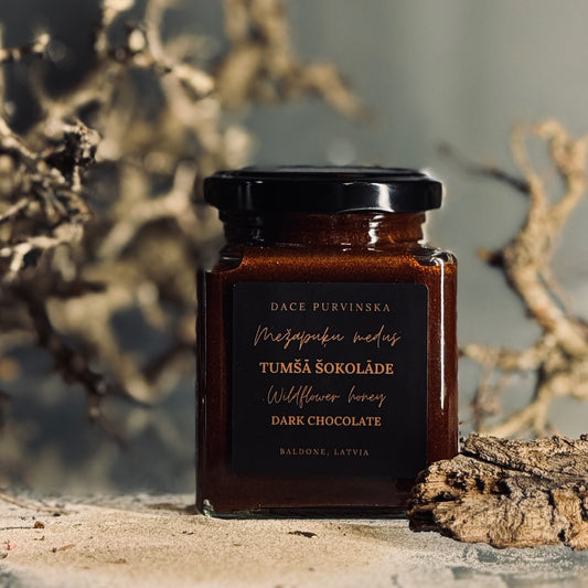 Mežapuķu putots mnedus TUMŠĀ ŠOKOLĀDE