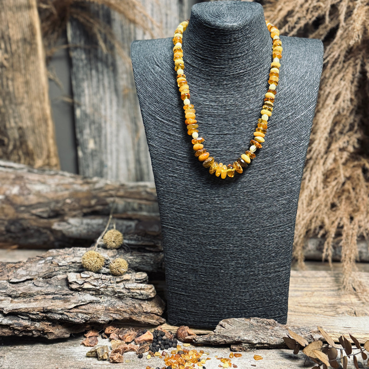 Pulēta dzintara krelles