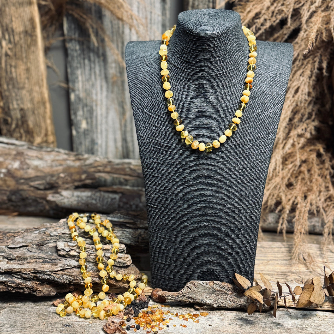 Pulēta dzintara krelles