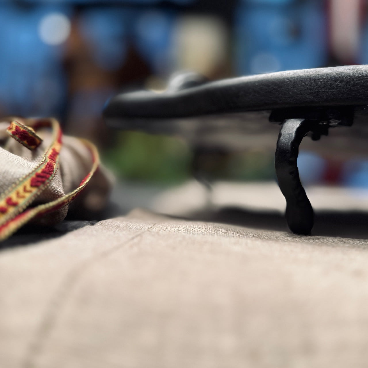 Ozolkoka paplāte ar kaltiem rokturiem