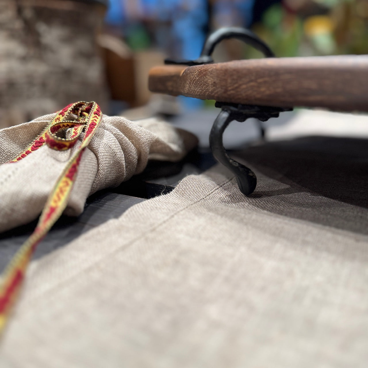 Ozolkoka paplāte ar kaltiem rokturiem