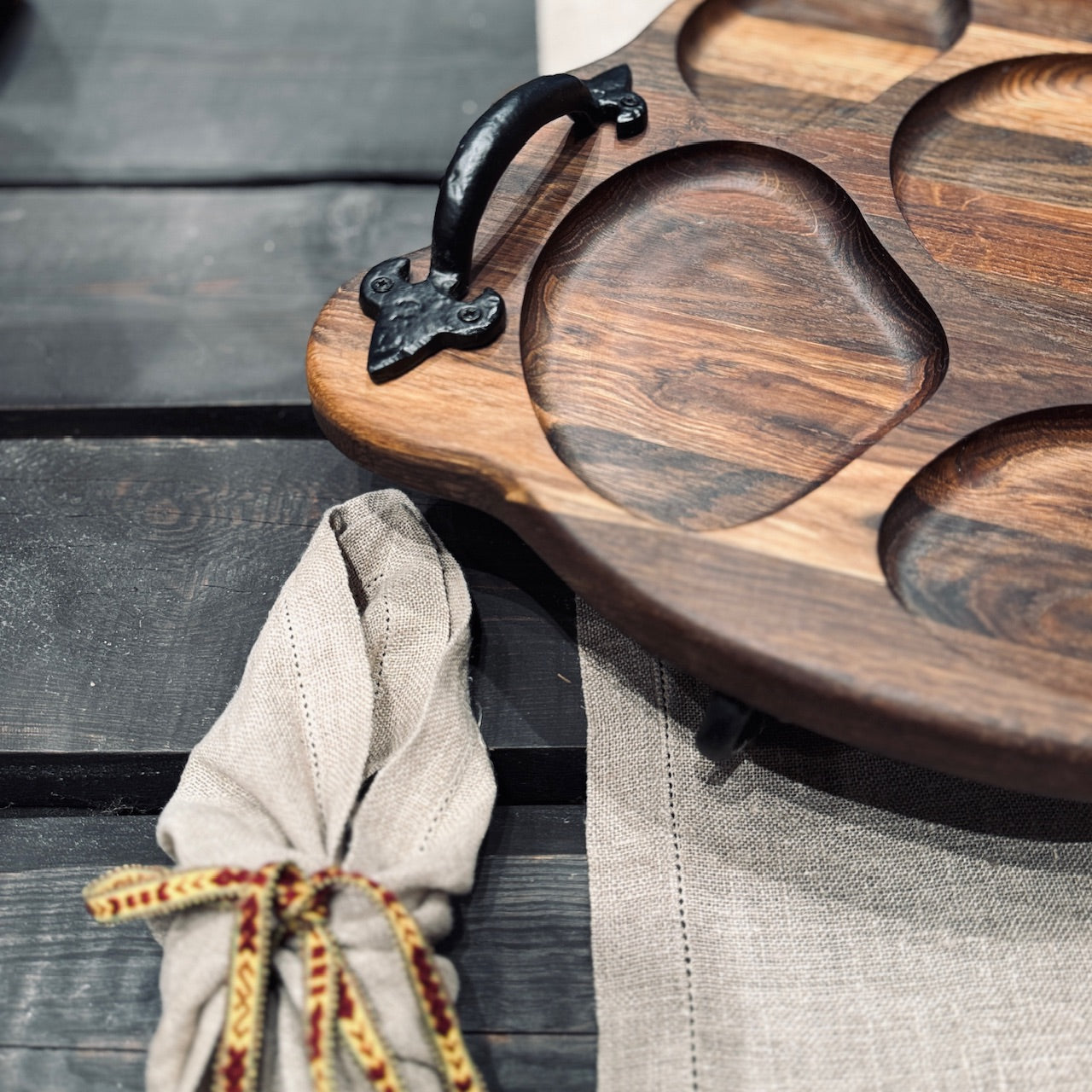 Ozolkoka paplāte ar kaltiem rokturiem