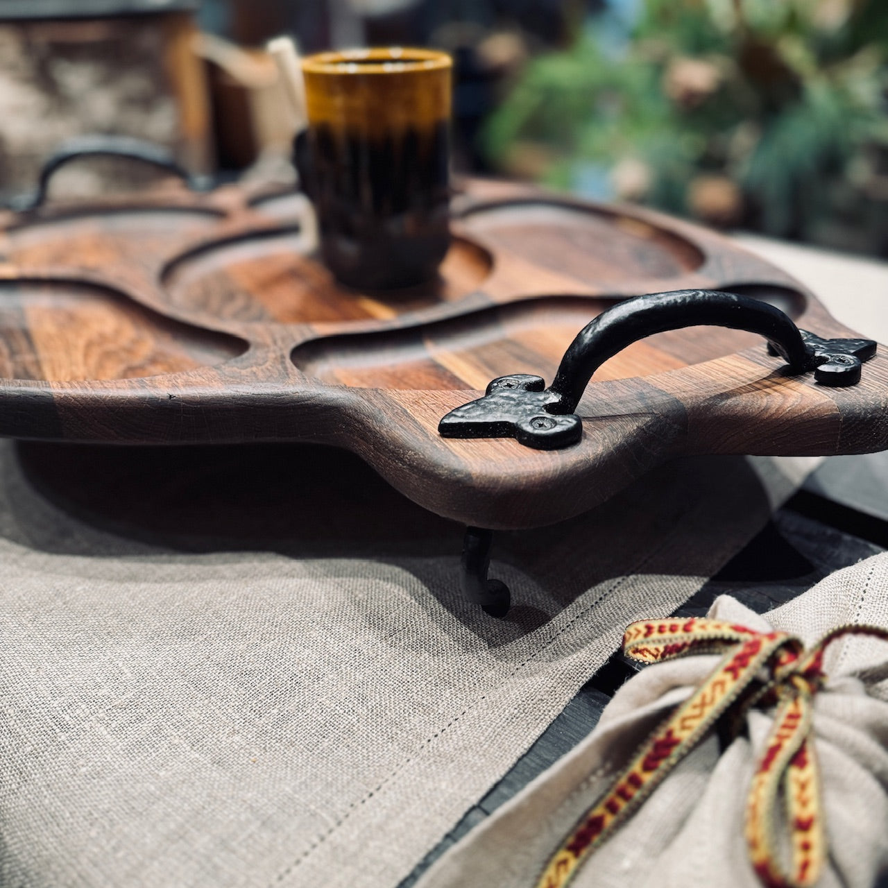 Ozolkoka paplāte ar kaltiem rokturiem