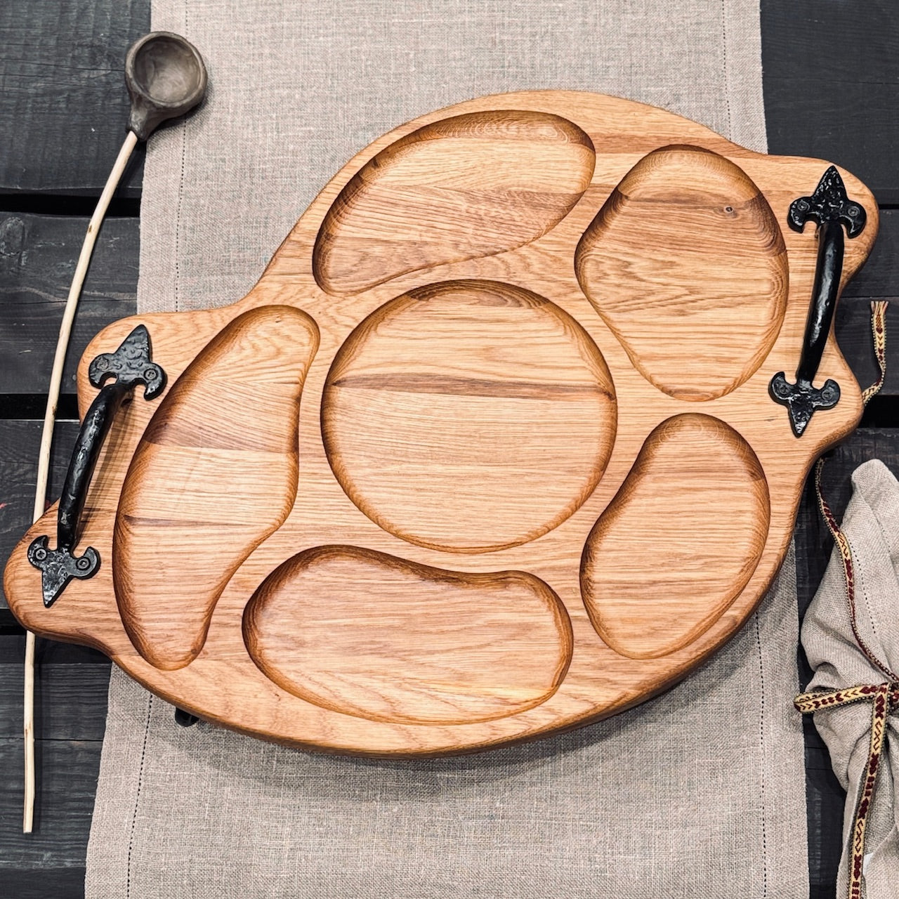 Ozolkoka paplāte ar kaltiem rokturiem