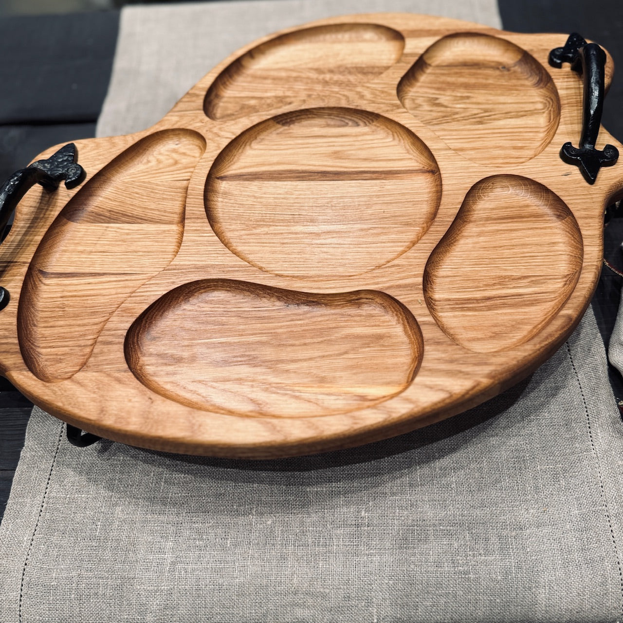 Ozolkoka paplāte ar kaltiem rokturiem