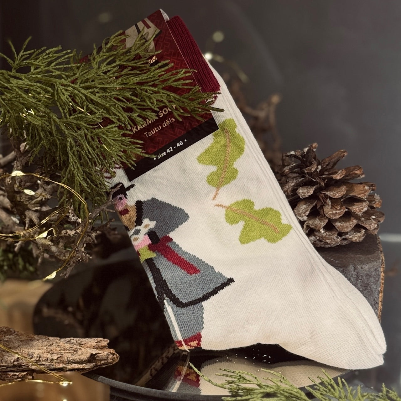 Kokvilnas zeķes Latvieši DEJO un DZIED