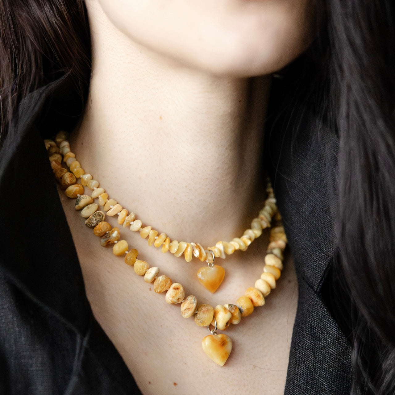 Dzintara kaklarota LIEPZIEDA DZINTARA SIRDS