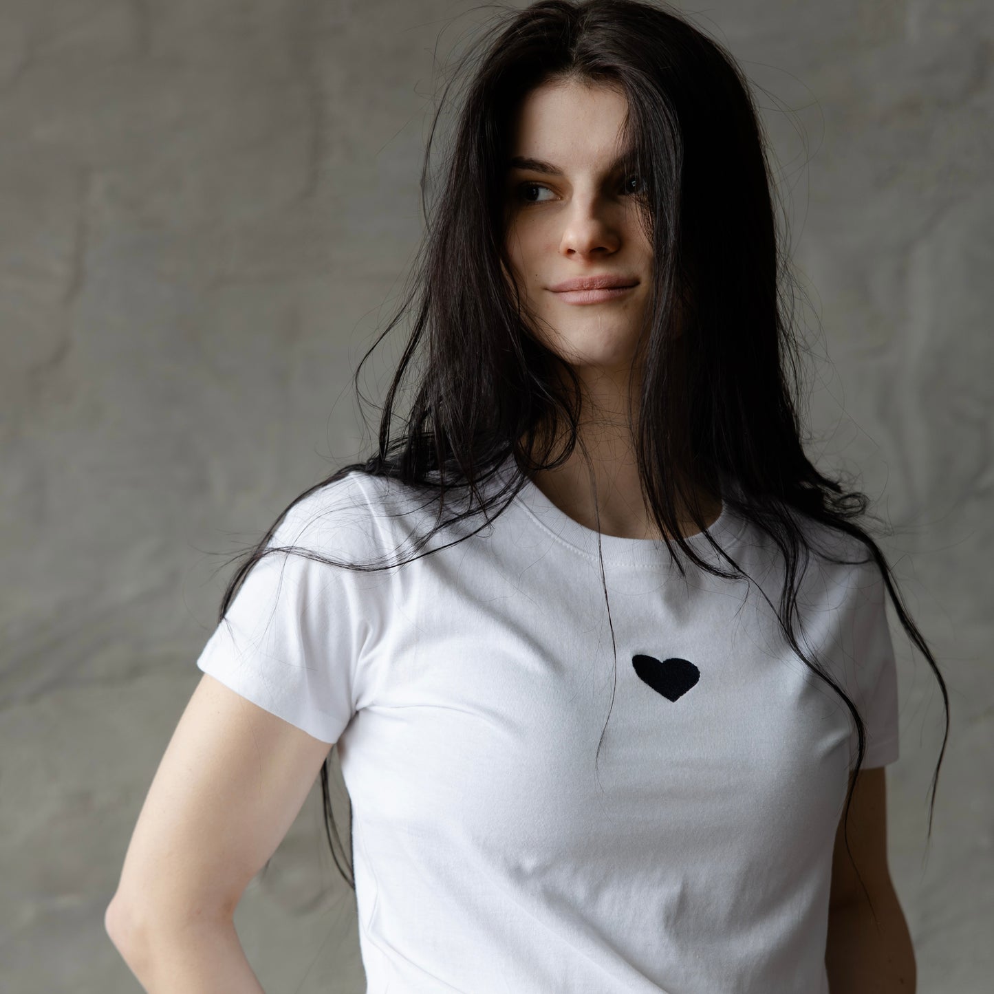 Izšūts T-krekls SIRSNIŅA