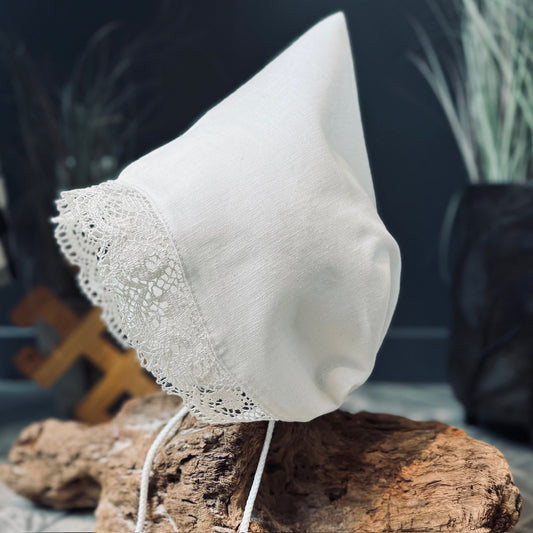 Lina AUBES ar mežģīni