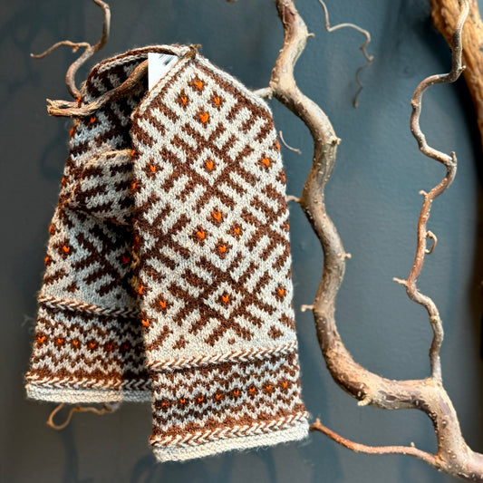 Adīti rakstaini vilnas dūraiņi OZOLIŅA ZĪME