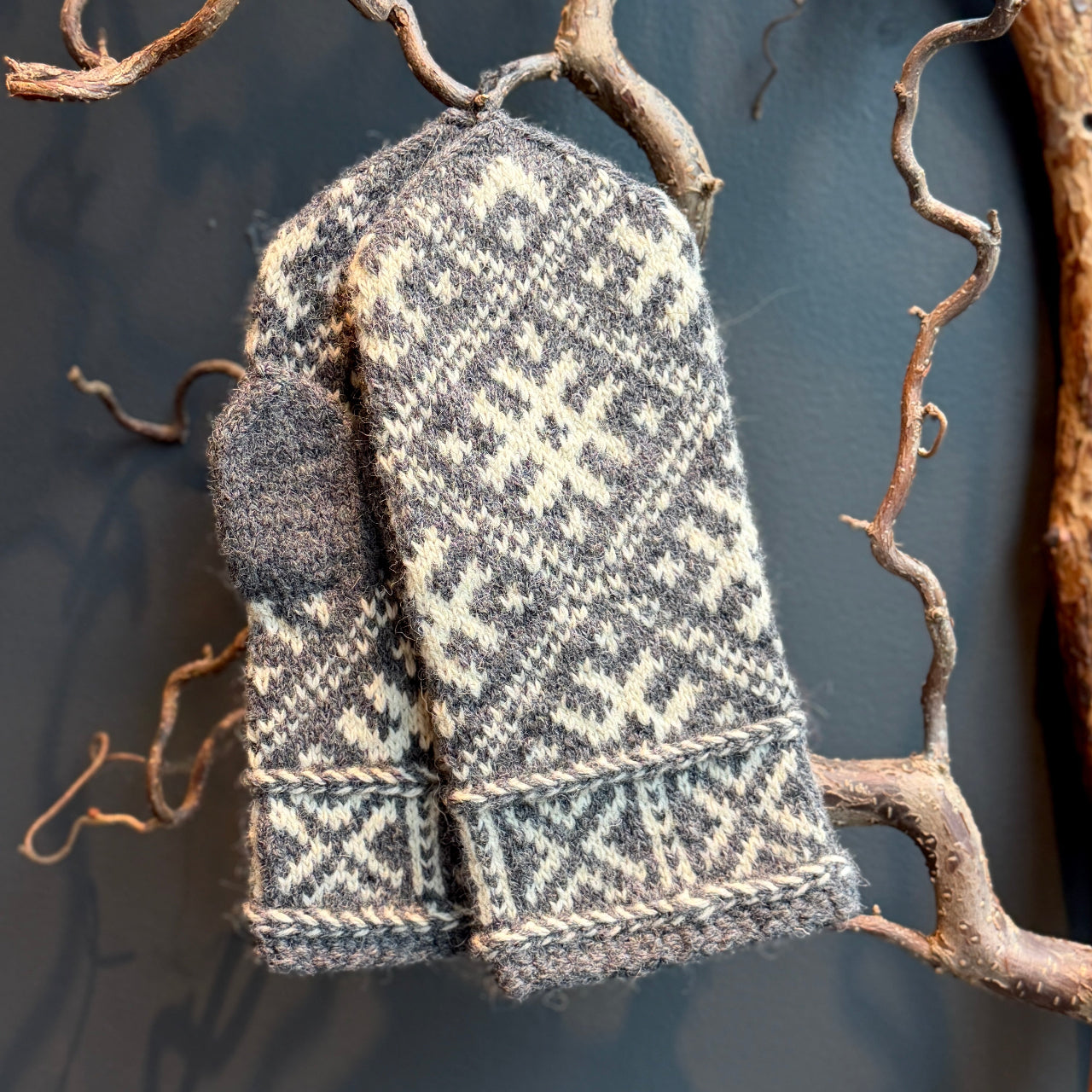 Adīti rakstaini vilnas dūraiņi OZOLIŅA ZĪME