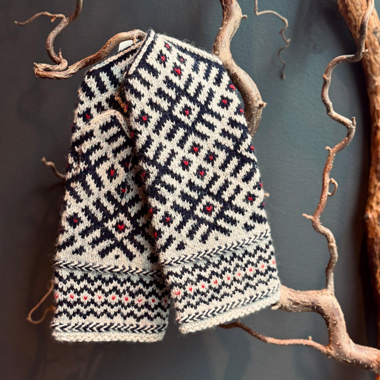 Adīti rakstaini vilnas dūraiņi OZOLIŅA ZĪME