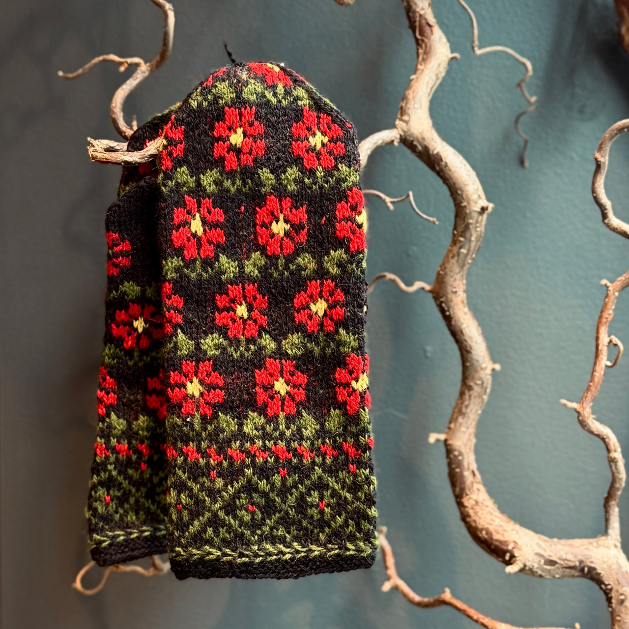 Adīti rakstaini vilnas dūraiņi ZIEDS