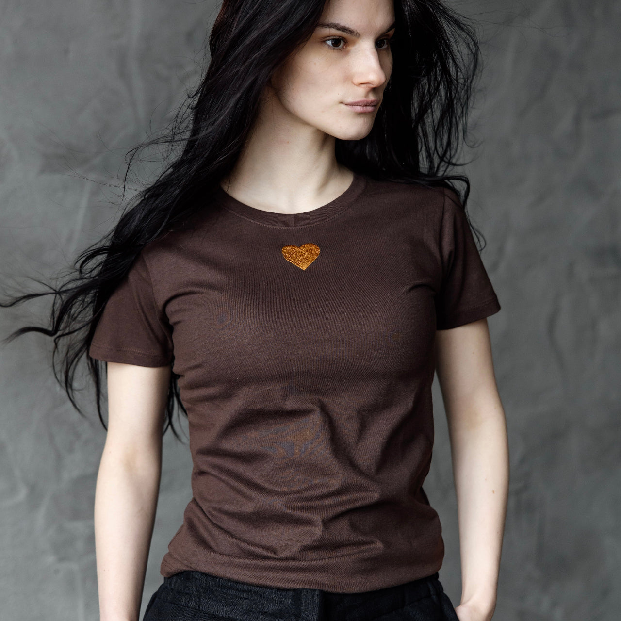 Izšūts T-krekls SIRSNIŅA